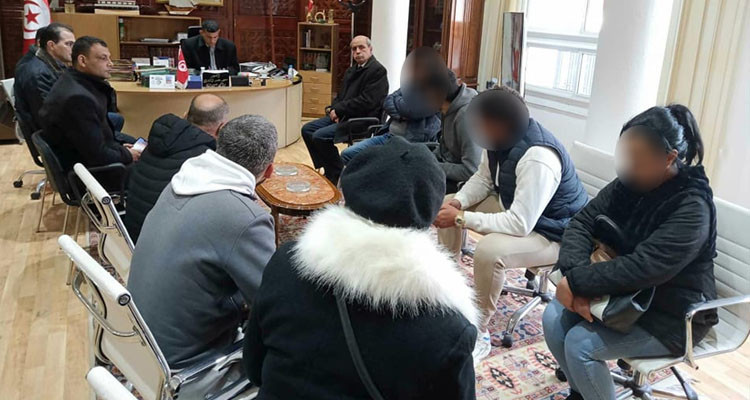 والي بنزرت يستقبل عددا من ذوي المفقودين في رحلة ''حرقة''