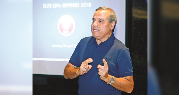 ناجي الجويني يجتمع بمدربي ورؤساء فروع أندية الرابطة الأولى