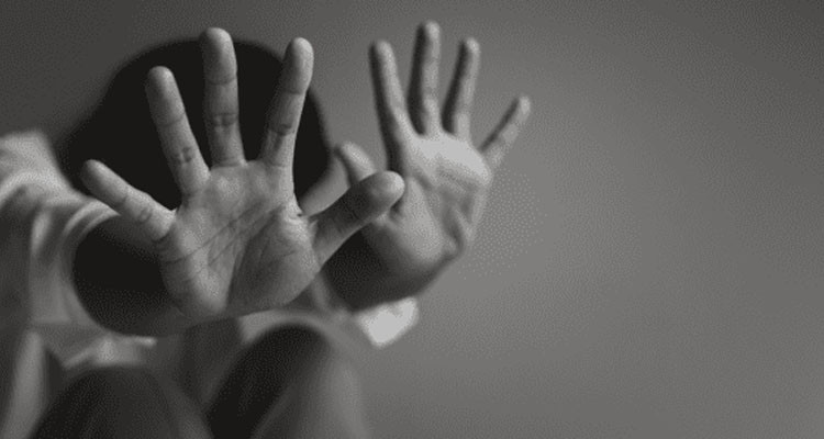 فظيع: ابنة الــ13 ربيعا حامل من أبيها
