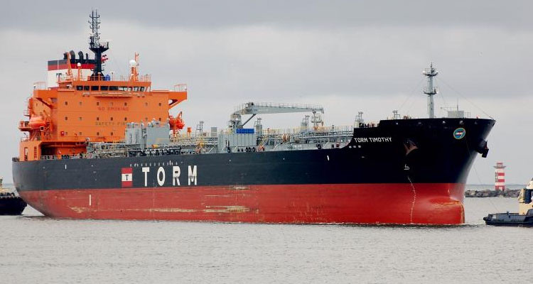 الجيش اليمني يستهدف ناقلة نفطية أمريكية بالصواريخ