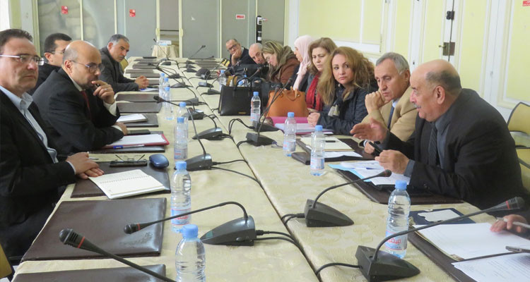 والي تونس بالنيابة يتابع الحوافز الجديدة للباعثين الشبان