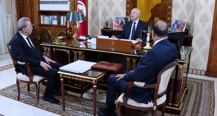 رئيس الدولة يؤكد: الإدارة يجب أن تكون في خدمة المواطن لا رهينة أهواء البعض