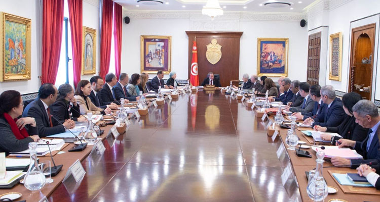 الحكومة تضع استراتيجية للترفيع من نسبة النمو وتحسين القدرة الشرائية للمواطنين