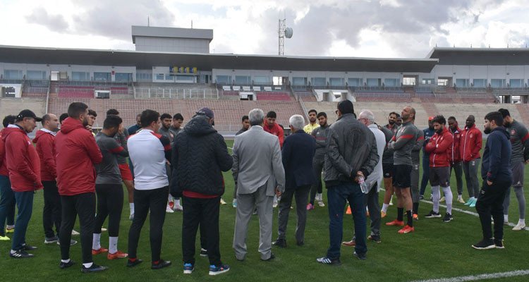 أعضاء اللجنة العليا للدعم يحفزون زملاء الشيخاوي على الفوز ضد الجار الاتحاد المنس
