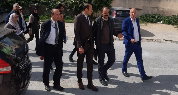 والي تونس بالنيابة يتحول إلى منطقة قصر السعيد وينصت لمشاغل أهاليها