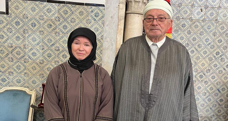 مفتي الجمهورية يستقبل أوروبية اعتنقت الدين الاسلامي الحنيف