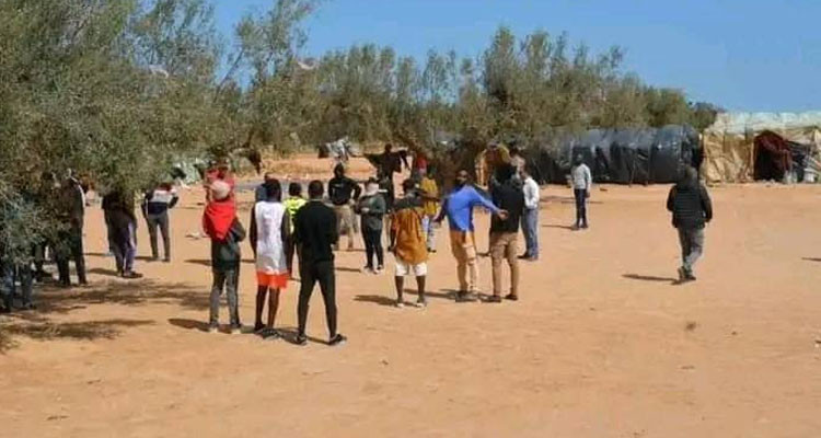 أهالي جبنيانة والعامرة ينفذون تحركا احتجاجيا للمطالبة بترحيل الافارقة