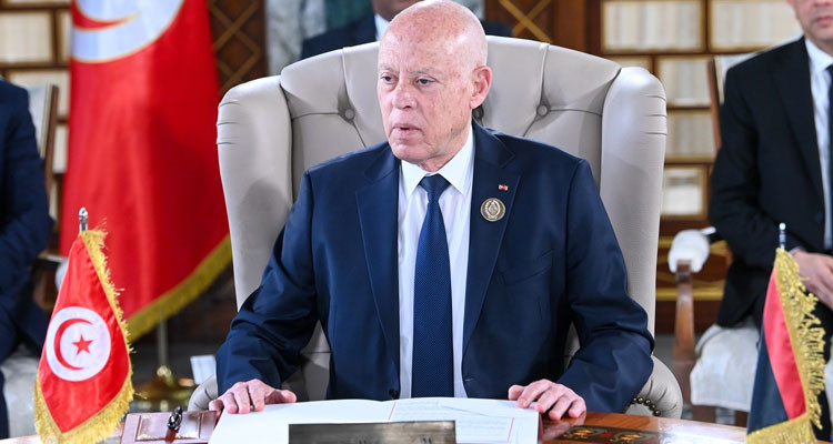 رئيس الدولة يحيل 18 عونا بالبرلمان على التقاعد الوجوبي رئيس الدولة يحيل 18 عونا