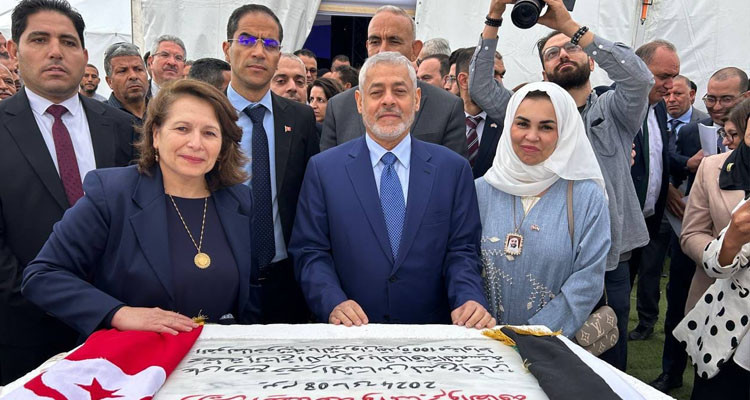 وزيرة الصناعة تشرف على وضع حجر الأساس لمشروع المتبسطة ''الفولطاضوئي''