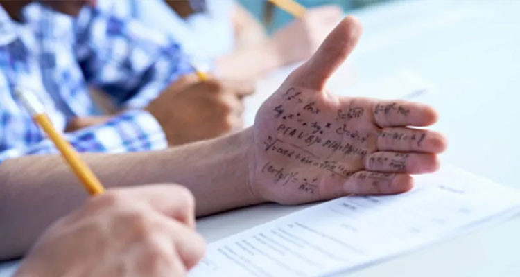 أستاذ تعليم ثانوي وابنه يتقاضيان 500 دينار مقابل الغش وحل اختبارات الباكالوريا