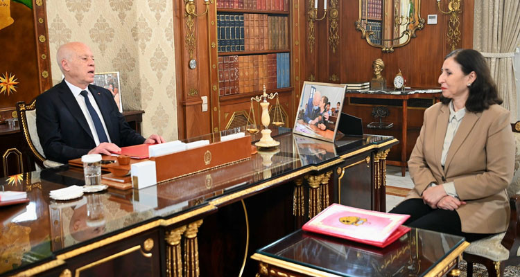 رئيس الدولة: معاناة التونسيين مع النقل العمومي يجب أن لا تستمر 