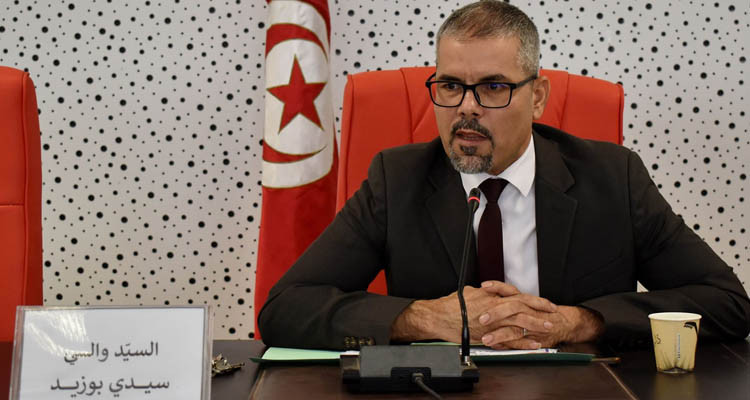 والي سيدي بوزيد يوصي بتكثيف حملات قنص الكلاب السائبة 