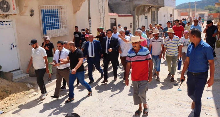 والي بن عروس يزور حي محمد علي ويعاين أشغال إزالة كاسرات الأمواج