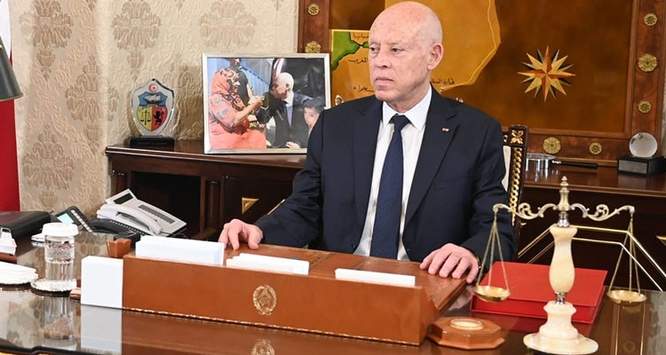 رئيس الدولة يصدر أمرا بالترفيع في الأجور الدنيا للعملة الفلاحيين 