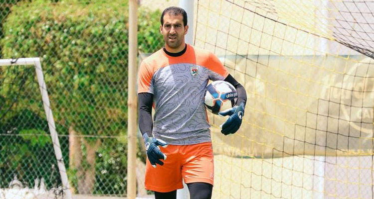 الملعب التونسي يمدد عقد حارسه سامي هلال 