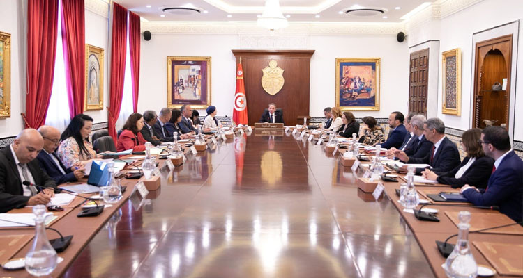 رئيس الحكومة يشرف على مجلس وزاري للتداول بشأن مشروع قانون وعدد من الأوامر