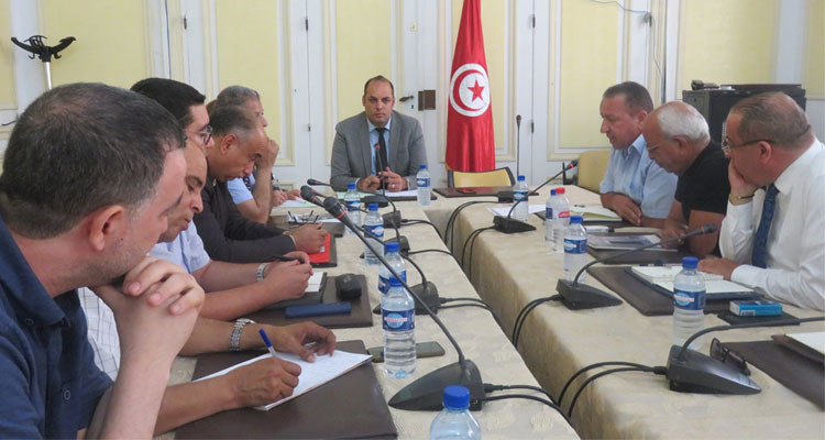 أصحاب محلات المدينة العتيقة يشتكون للوالي تصرفات بعض الأدلاء السياحيين