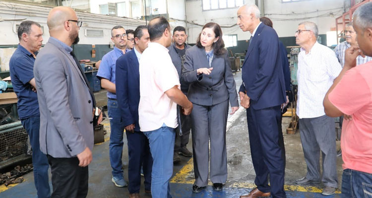 وزيرة النقل بالنيابة تطلع على أسباب بطء عمليات إصلاح عربات المترو والحافلات 