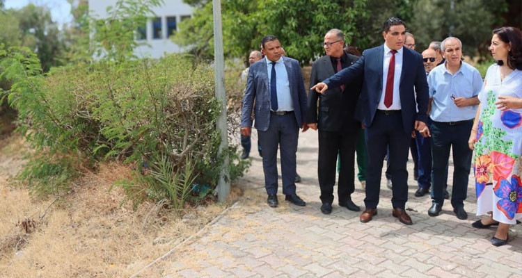 والي بن عروس يؤدي زيارة تفقدية إلى المعهد العالي للدراسات التكنولوجية برادس