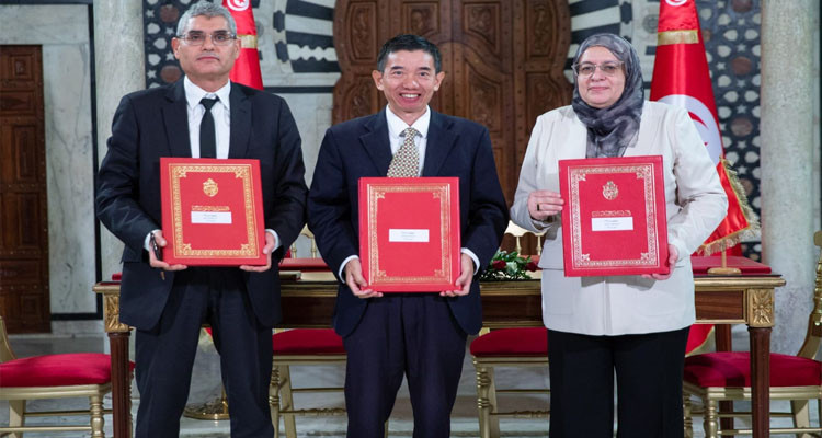 تونس والصين يوقعان اتفاقية استكمال مشروع مصنع ثلاثي الفسفاط الرفيع بقفصة