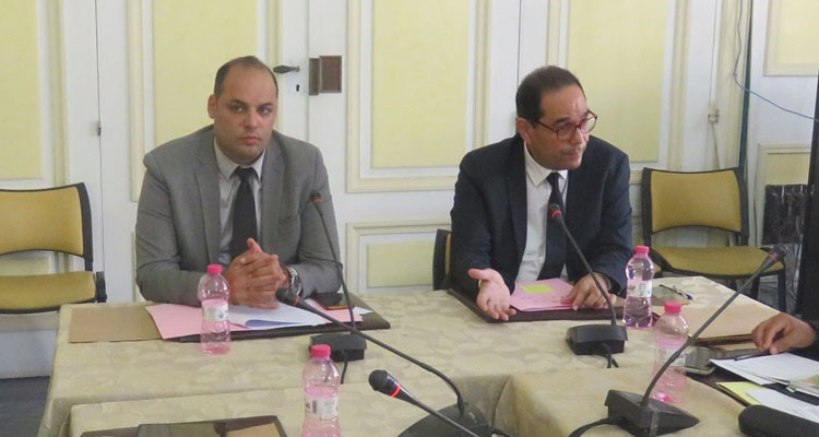 والي تونس يؤكد ضرورة إيجاد حل للبنايات المتداعية للسقوط 