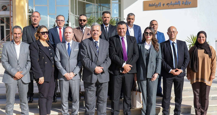 وزير الشباب والرياضة يستقبل أعضاء المكتب الجامعي الجديد لكرة القدم