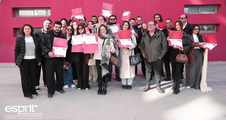 Esprit School of Business félicite ses étudiants master MKD