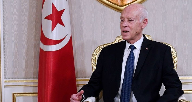 رئيس الدولة يصادق على منح ثلاث إجازات خدمات الجيل الخامس للجوال 