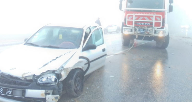 الكاف: تصادم ثلاث سيارات بسبب الضباب الكثيف 