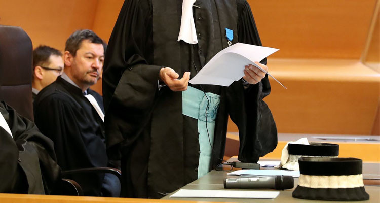 السجن والترحيل في حق تونسي عنّف ثلاث فرنسيات  