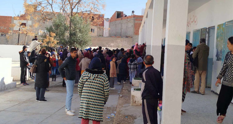 القيروان: أكثر من  400 تلميذ ينتفعون من خدمات قافلة طبية لأمراض العيون