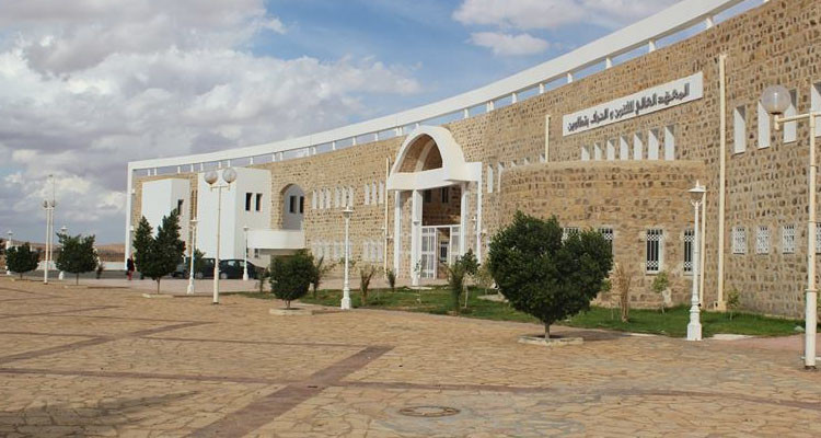 تطاوين: عمال البستنة الملحقين بالحي الجامعي يضربون عن العمل 
