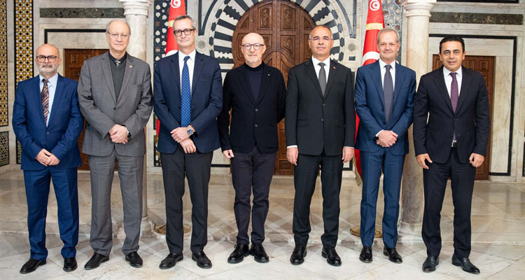 رئيس الحكومة يستقبل وفدا عن كالزيدونيا الإيطالية التي تعتزم الاستثمار ببلادنا