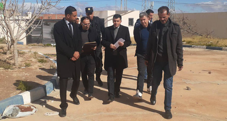 والي القصرين يحيل ملف شبهة سرقة محجوزات بالمستودع البلدي على القضاء
