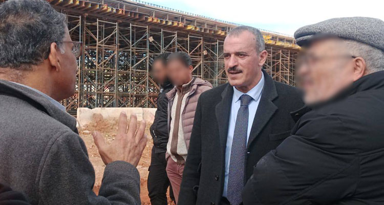 والي أريانة يزور مشروع الطريق ''اكس 20'' ويستفسر عن أسباب تعطله
