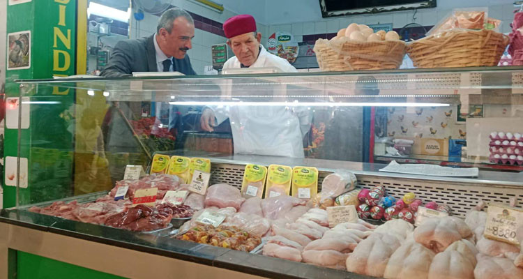 والي أريانة يحث التجار على التخفيض في الأسعار 