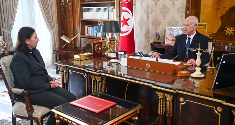 رئيس الدولة ينهي مهام رئيس ديوان وزيرة التجهيز والإسكان 