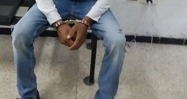 القبض على مروج مخدرات عليه أحكام سجنية بأربعين سنة 