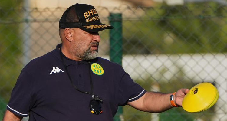 عبد الحق بن شيخة مدربا جديدا لزملاء معتز الزدام