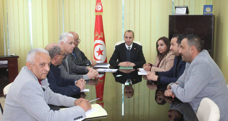 والي سليانة يستقبل وفد شركة أجنبية تحصلت على رخصة التنقيب عن الفسفاط بالجهة