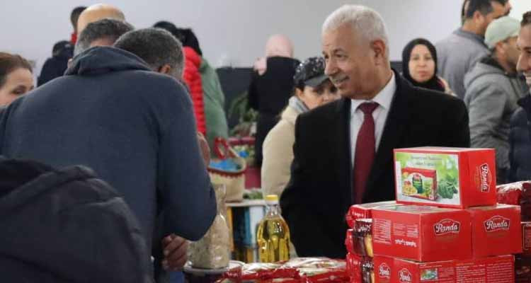 وزير التجارة يتابع نسق تزويد الأسواق بالمواد الأساسية والاستهلاكية
