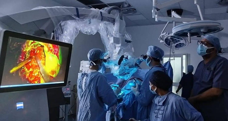 صفاقس: إجراء تدخل جراحي ناجح لاستئصال سكين غُرزت في رأس امرأة 