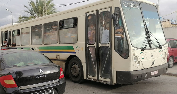 عدد من مستعملي الحافلة 542 يغلقون مستودع الشرقية 