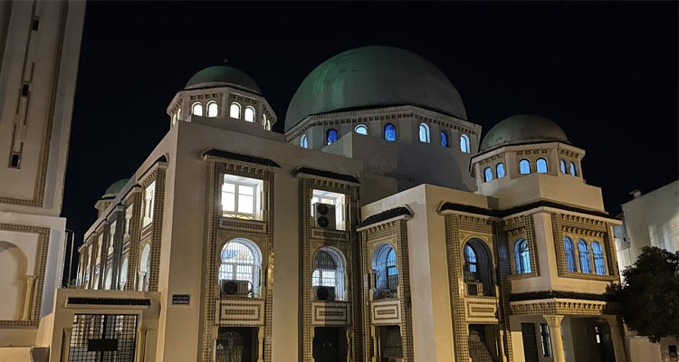 الخمسيني سارق أحذية المصلين بجامع المنار في شراك الأمن
