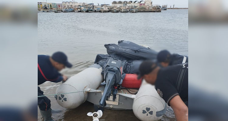 جنوح زورق بعد فشل راكبيه في القيام برحلة اجتياز خلسة
