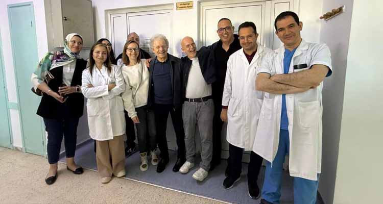 نجاح تدخل جراحي دقيق لزرع جزء من كبد تبرع بها أب لابنه الطفل