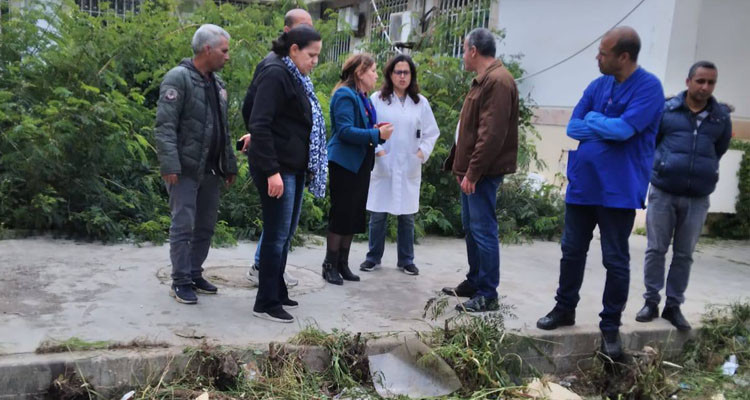 والي أريانة يشرف على حملة نظافة بمستشفى محمود الماطري