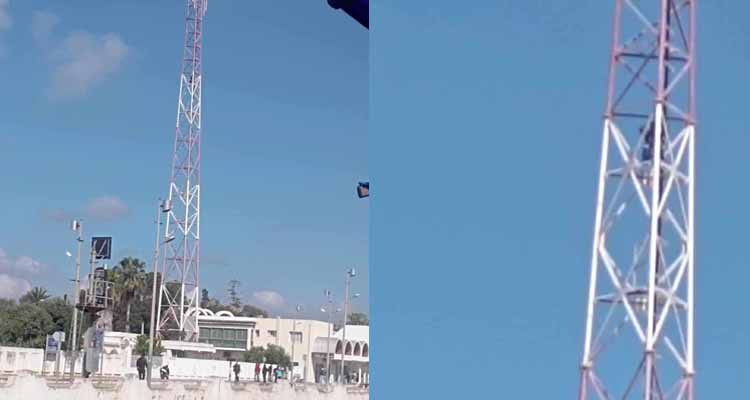 محطة الأرتال ببئر بورقبة: خمسيني يتسلق عمودا ويهدد بإلقاء نفسه من أعلى 