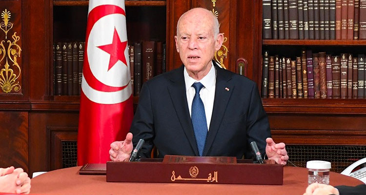 رئيس الدولة يصدر أمرا: منحة لا تزيد عن 800 دينار لأعضاء مجالس الجهات والأقاليم