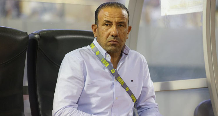 نادي الطائي السعودي يقيل مدربه محمد الكوكي 